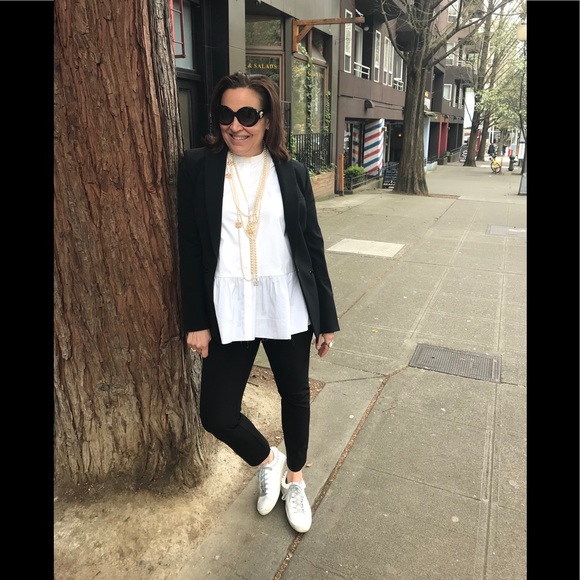 Meet your Posher, Joan - Picture 2 of 2